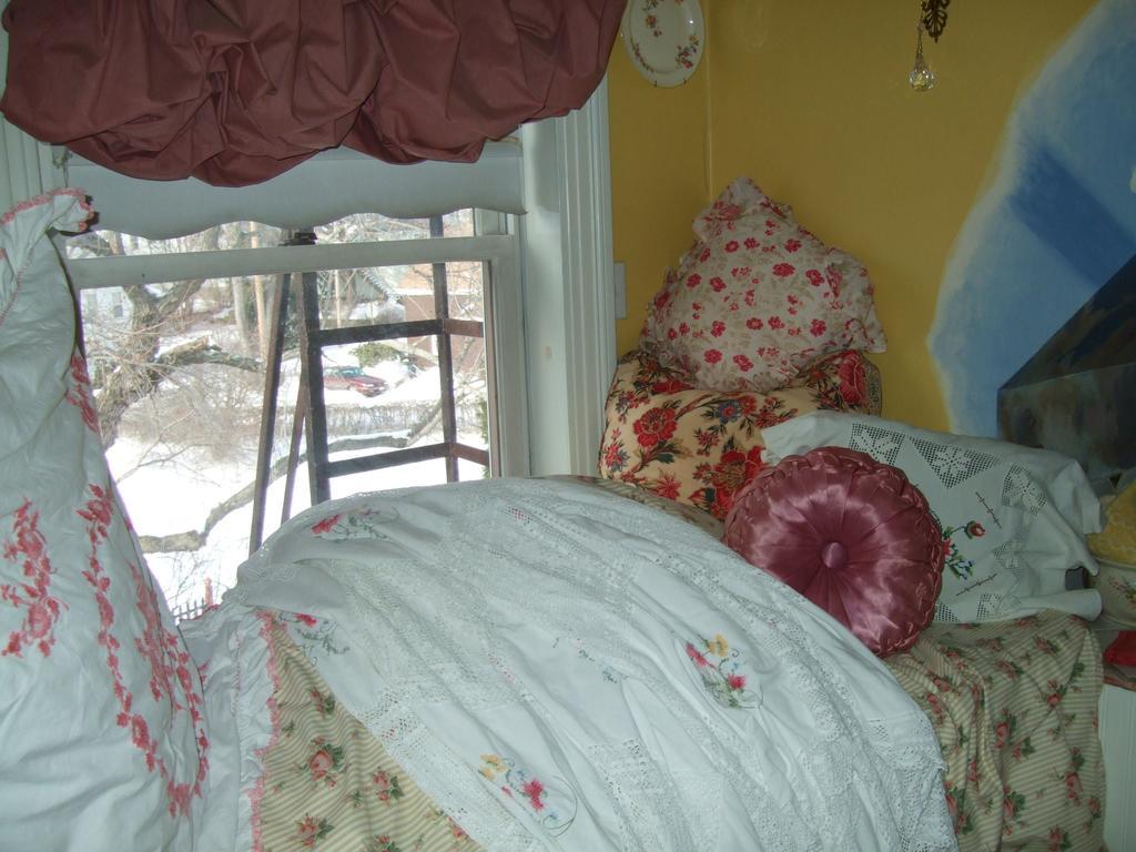 Enchanted Nights Bed & Bath Kittery Ruang foto