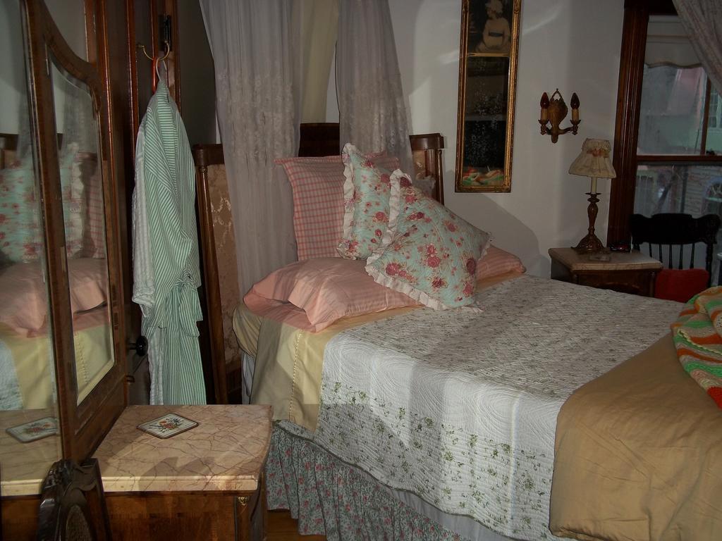 Enchanted Nights Bed & Bath Kittery Ruang foto